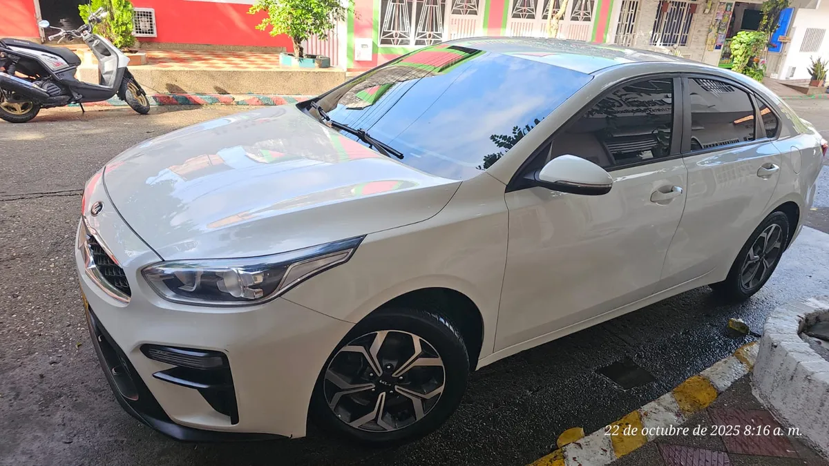 Kia Cerato Vibrant 2019 Blanco Melgar