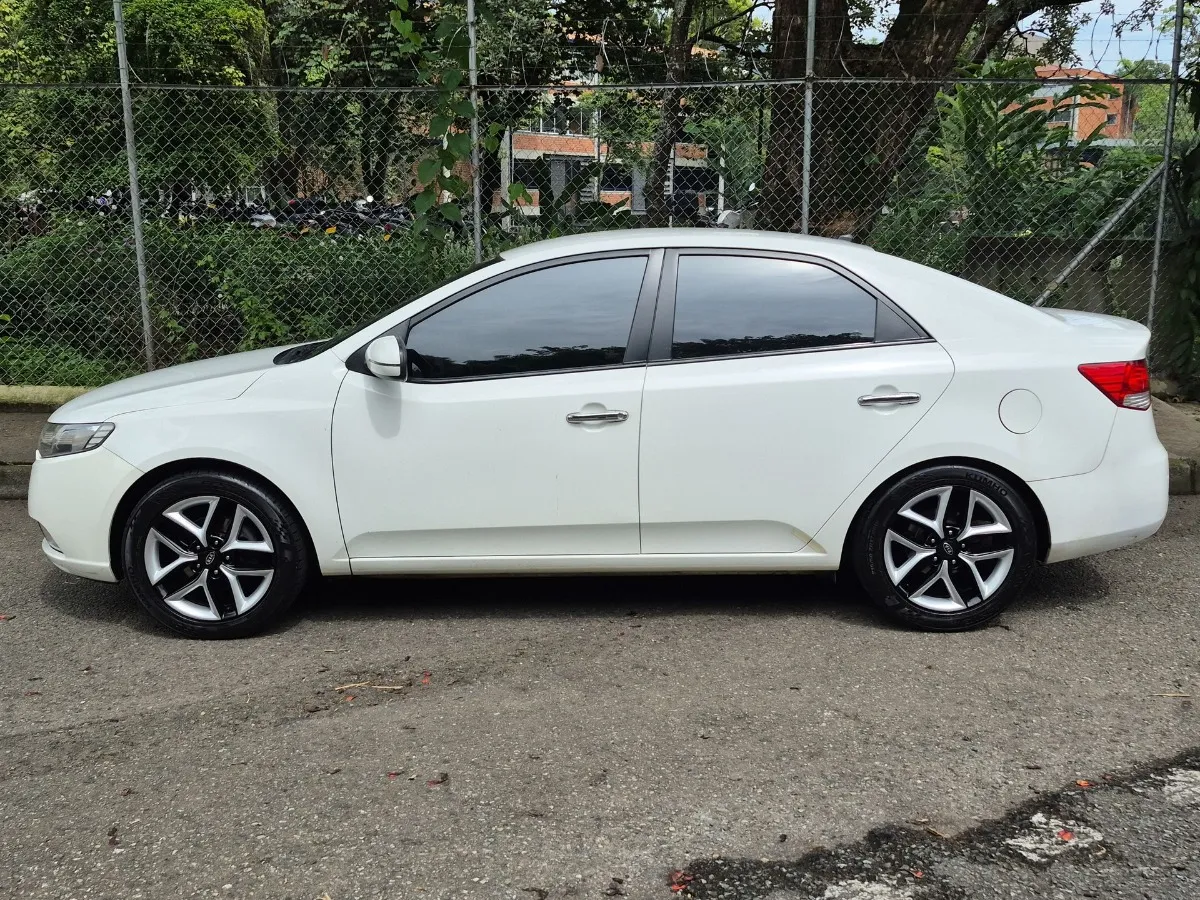Kia Cerato Forte 2012 Blanco Sabaneta