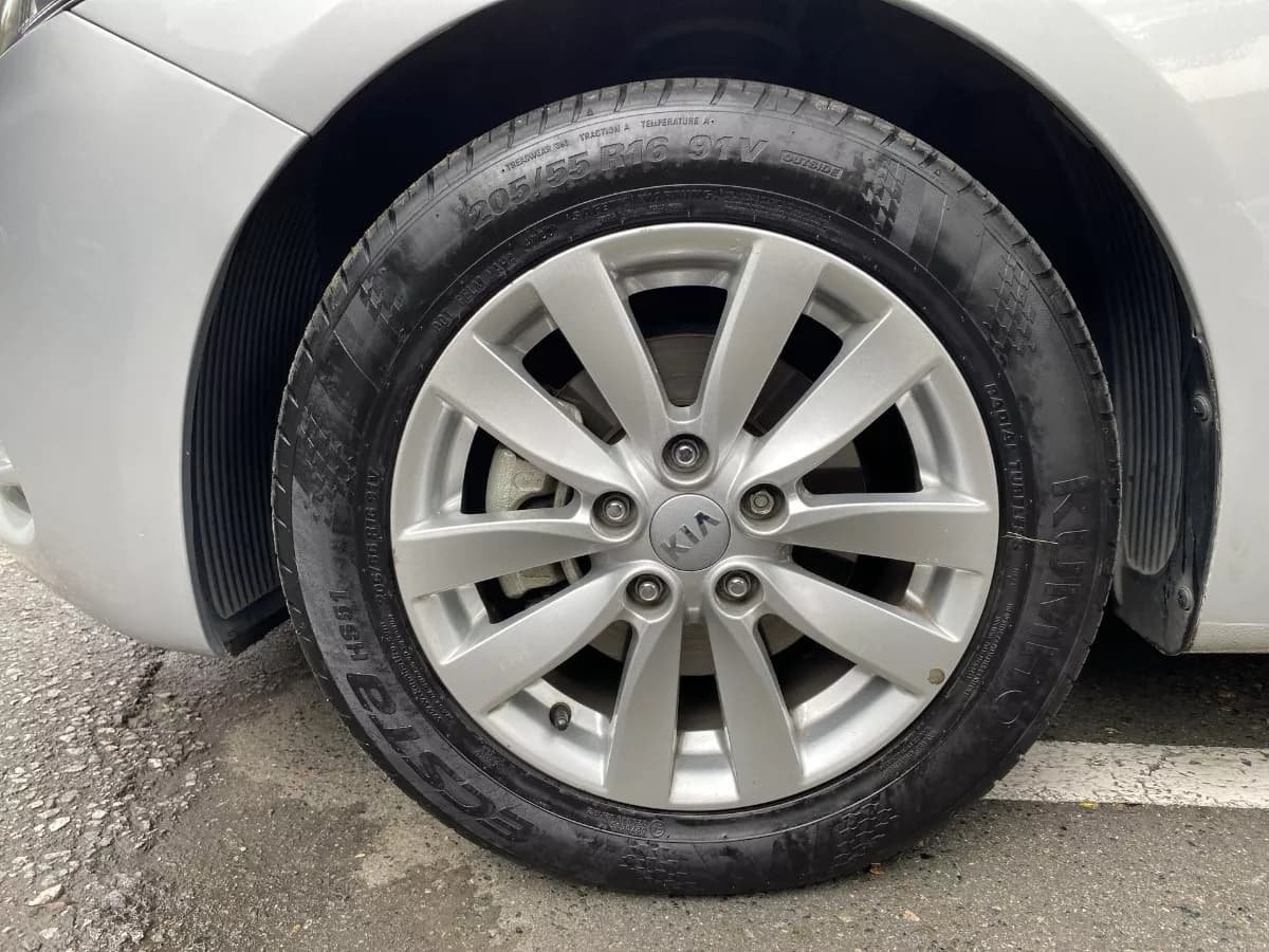 Kia Cerato Pro 1.6 Ex At 4x2 2015 Plateado