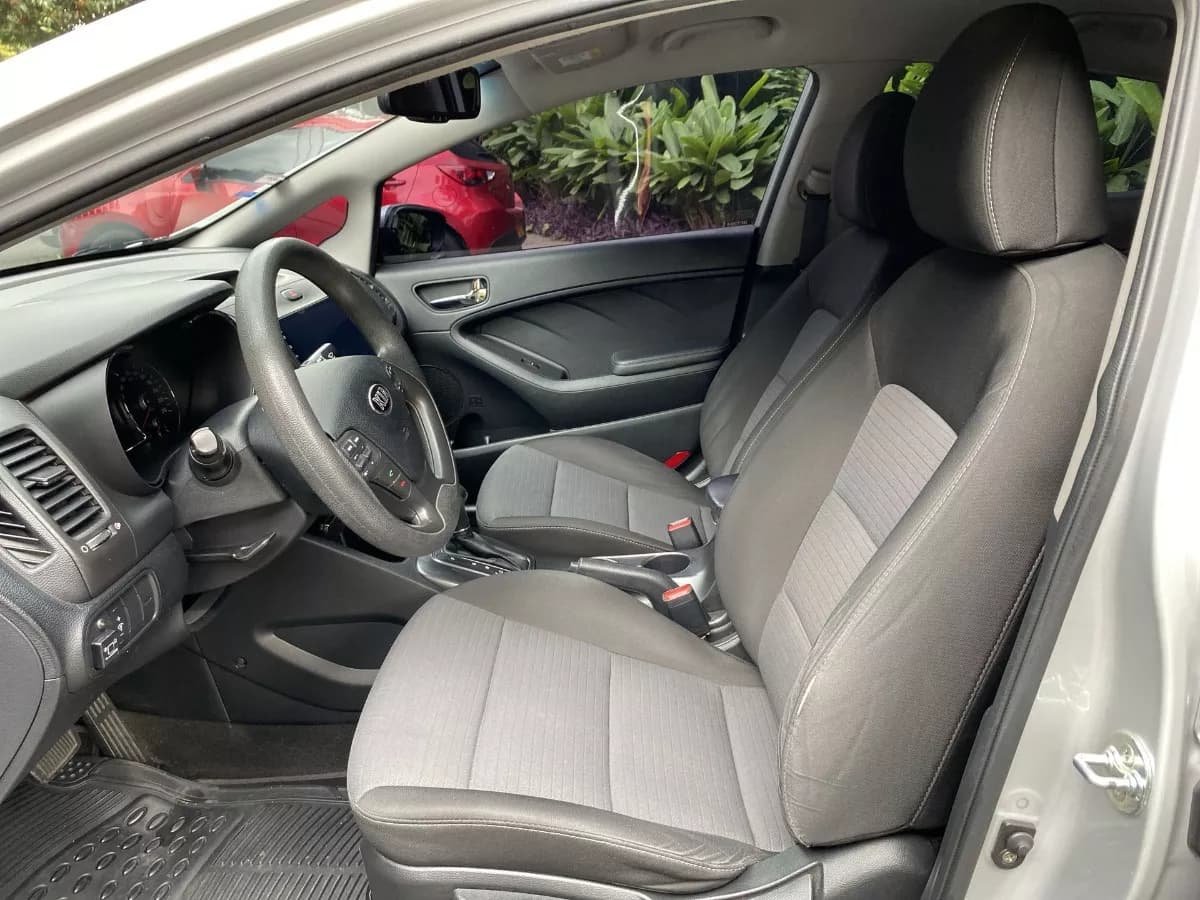 Kia Cerato Pro 1.6 Ex At 4x2 2015 Plateado