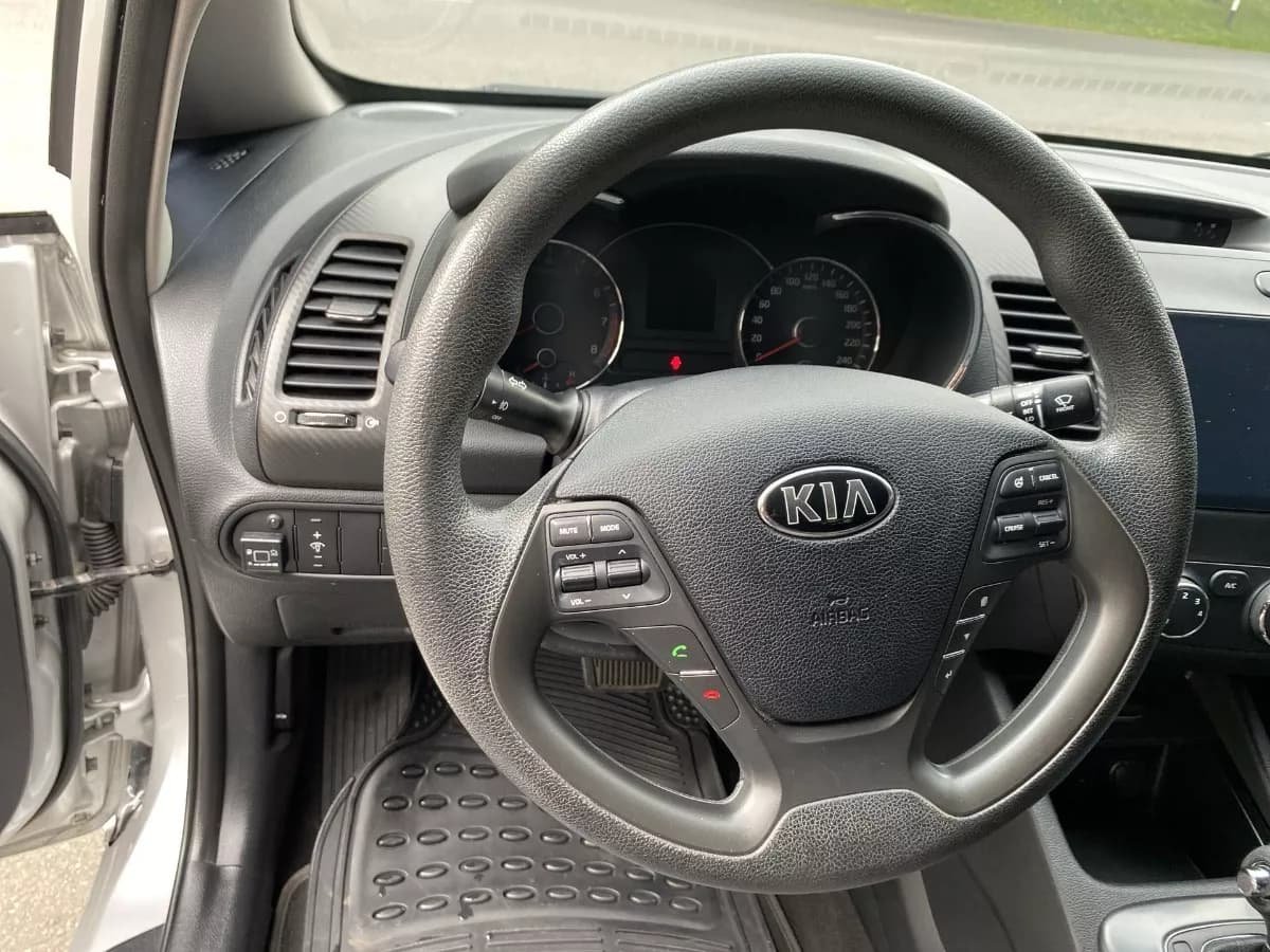 Kia Cerato Pro 1.6 Ex At 4x2 2015 Plateado