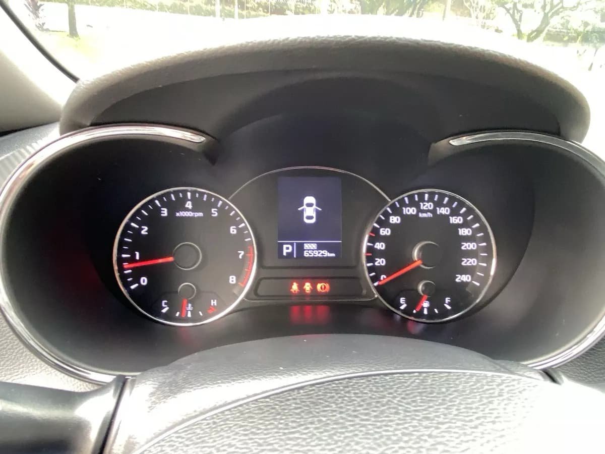 Kia Cerato Pro 1.6 Ex At 4x2 2015 Plateado
