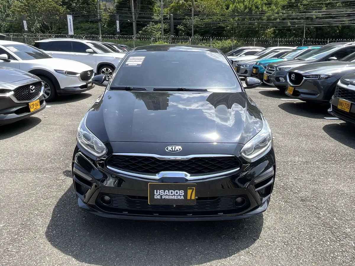 Kia Cerato Vivro 2022 Negro Medellín