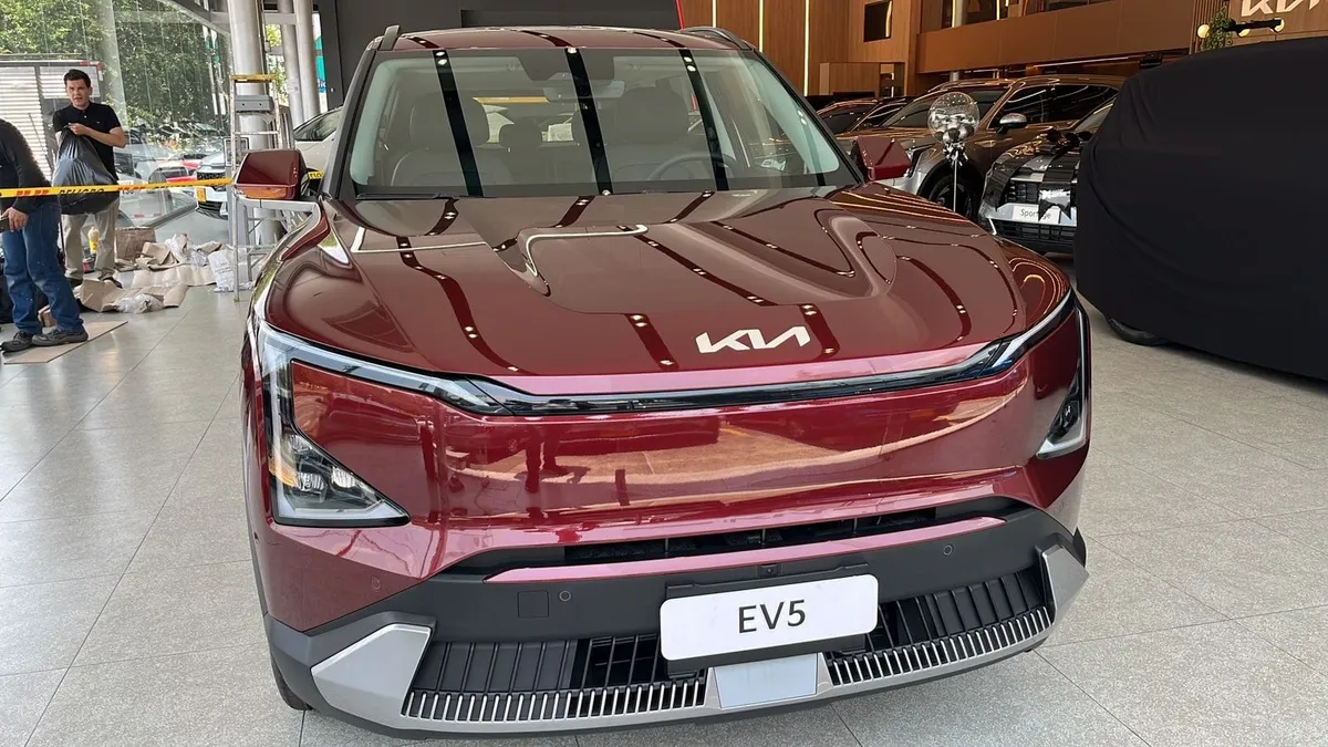 Kia EV5 2026 Rojo Bogotá