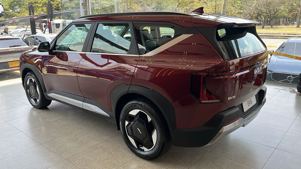 Kia EV5 2026 Rojo Bogotá