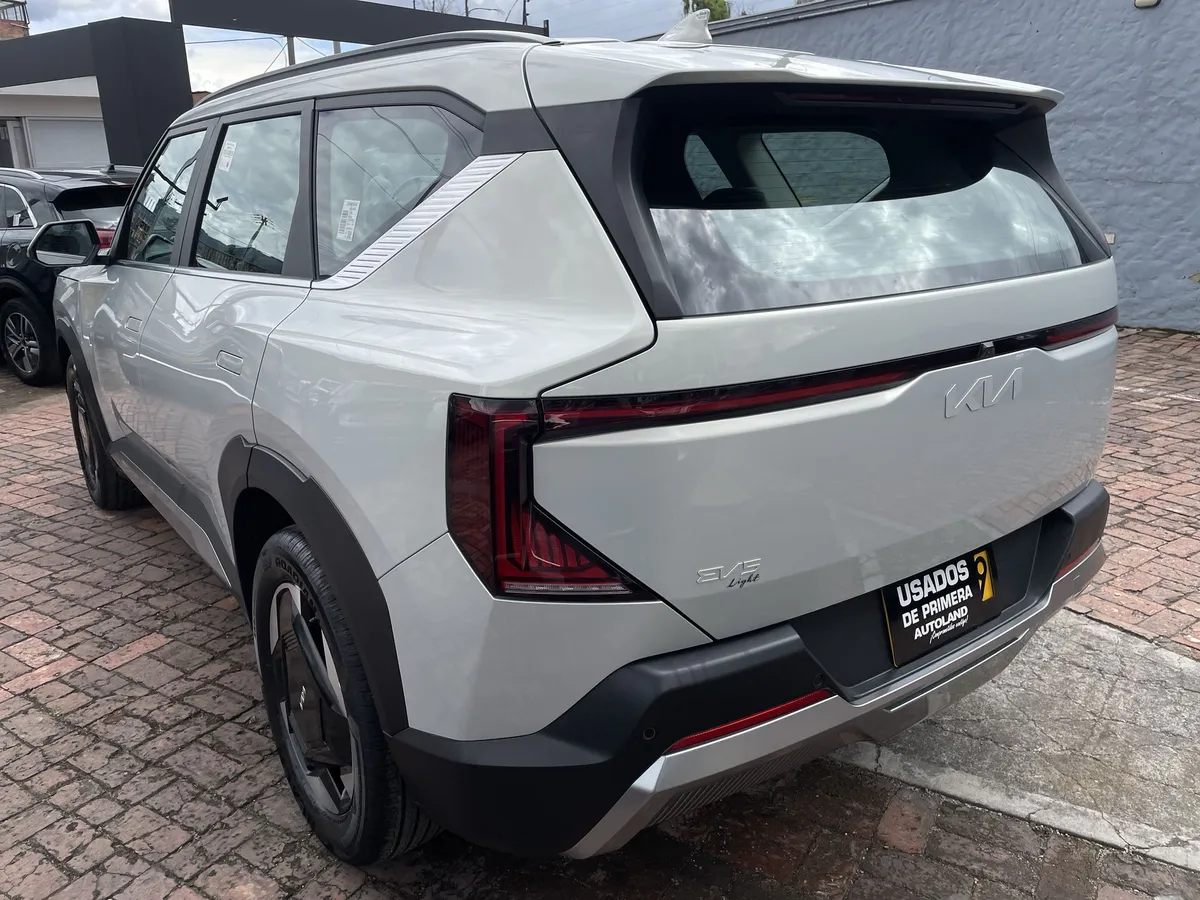 Kia EV5 2026 Gris Bogotá