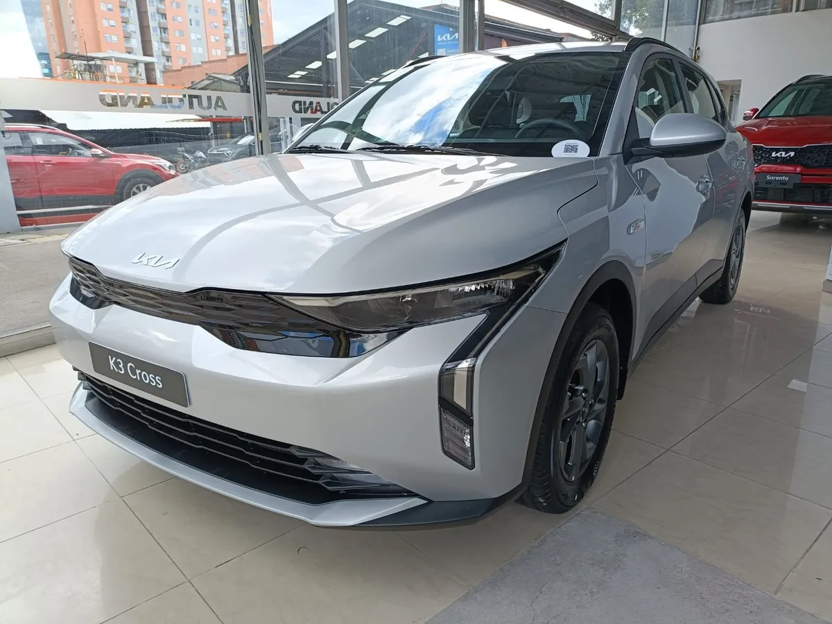 Kia K3 Cross 2026 Plateado Bogotá
