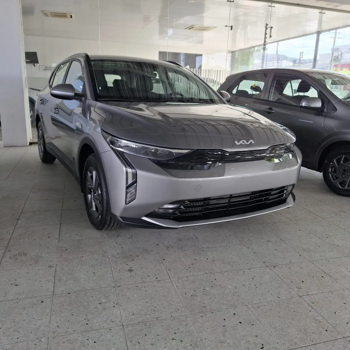 Kia K3 Cross 2026 Plateado Bogotá