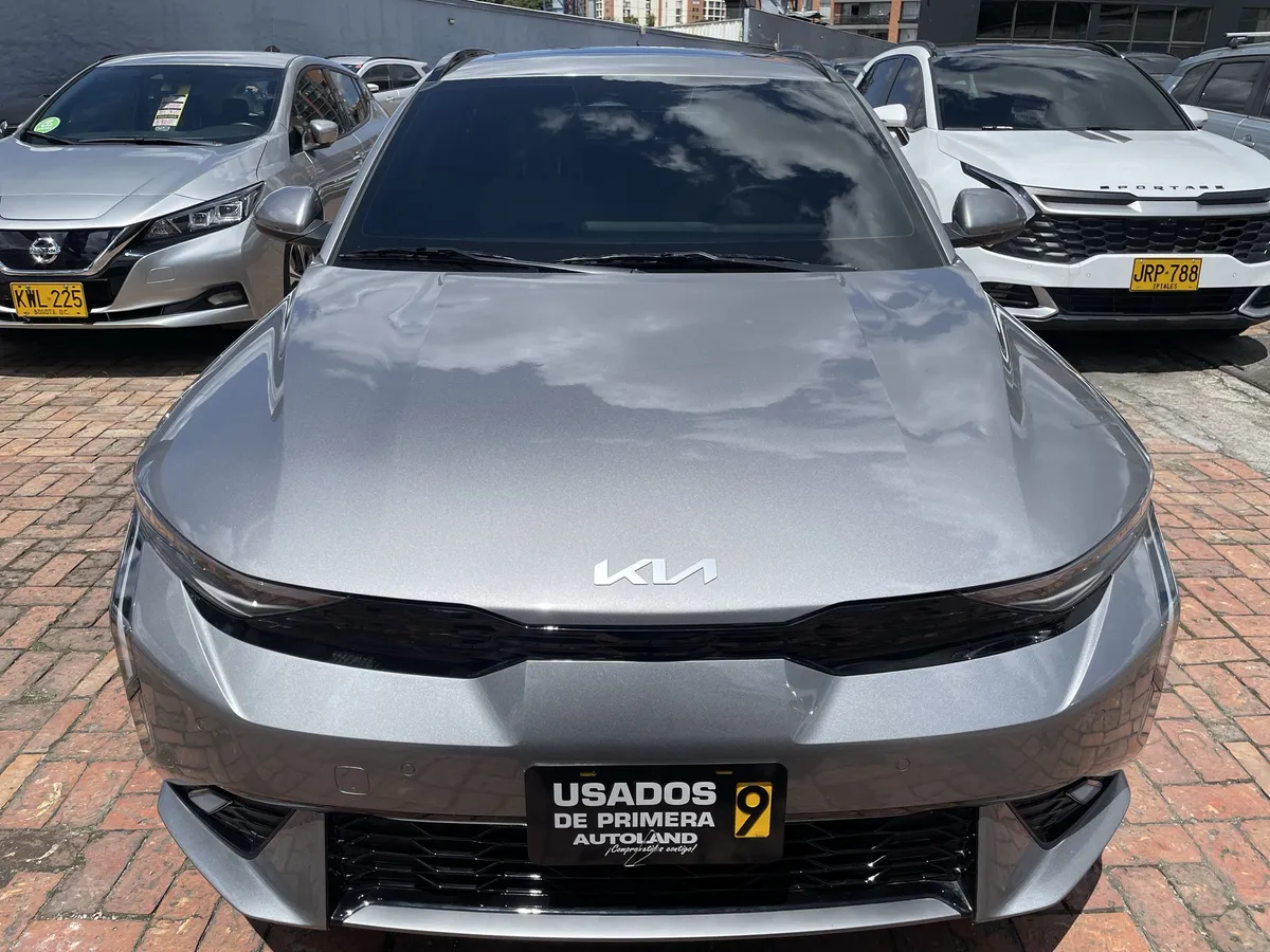 Kia K3 Cross 2026 Gris Bogotá