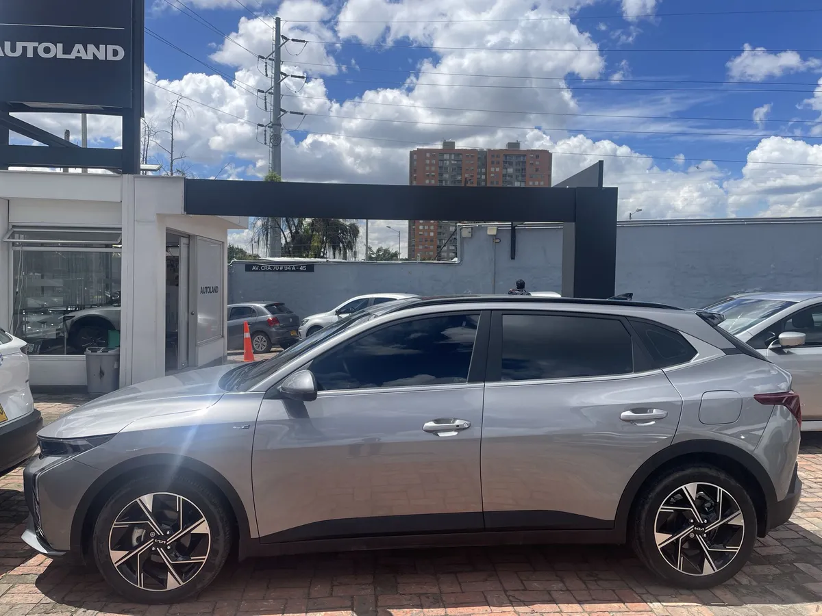 Kia K3 Cross 2026 Gris Bogotá