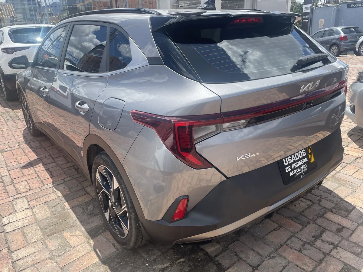 Kia K3 Cross 2026 Gris Bogotá