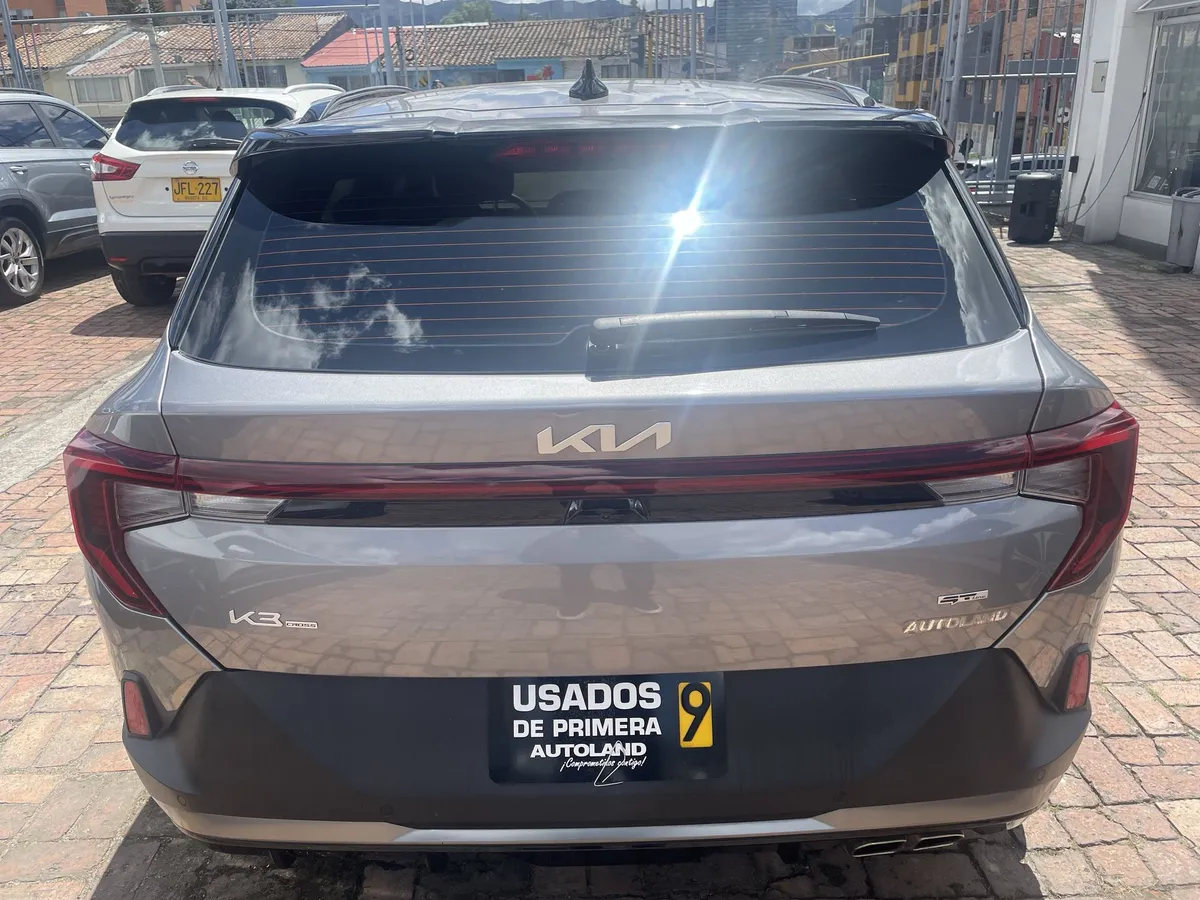 Kia K3 Cross 2026 Gris Bogotá