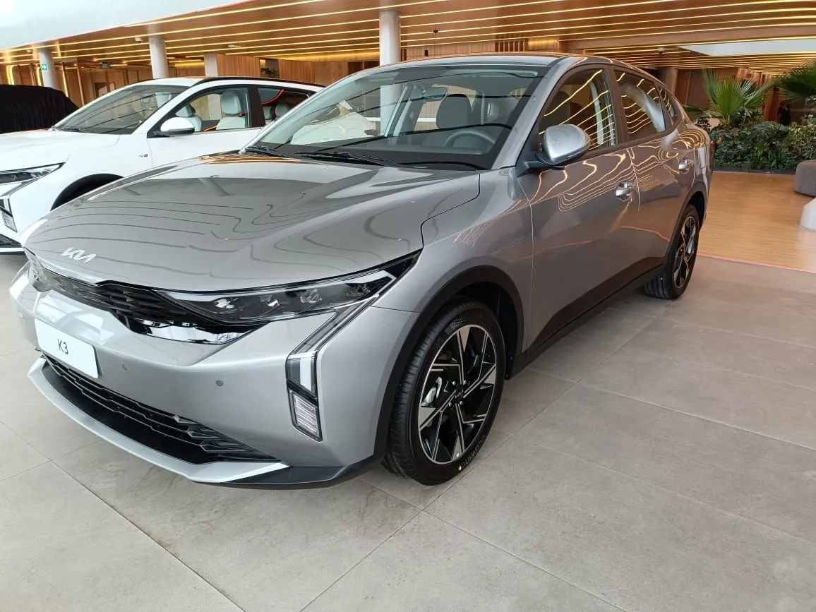 Kia K3 Zenith 2026 Gris Bogotá