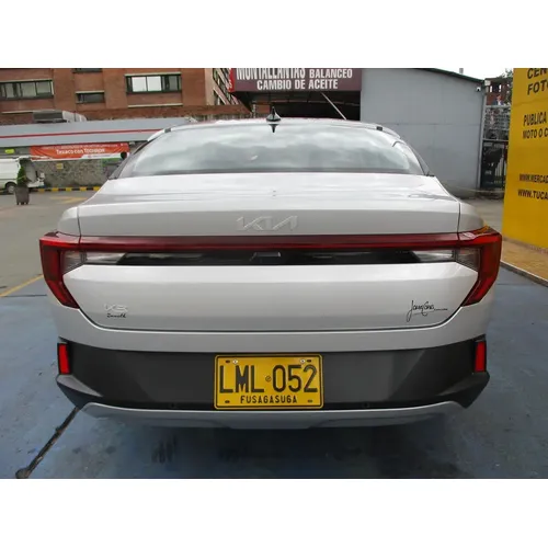 Kia K3 2025 Plateado Bogotá