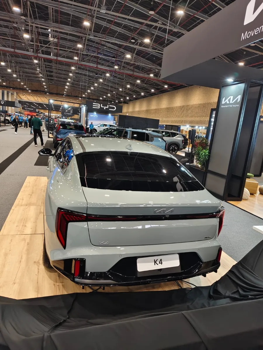 Kia K4 GT Line 2025 Gris Medellín