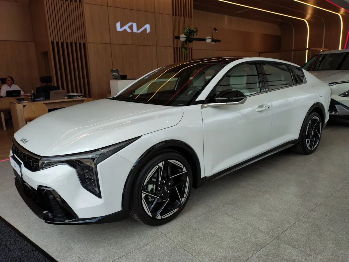 Kia K4 GT Line 2026 Blanco Bogotá