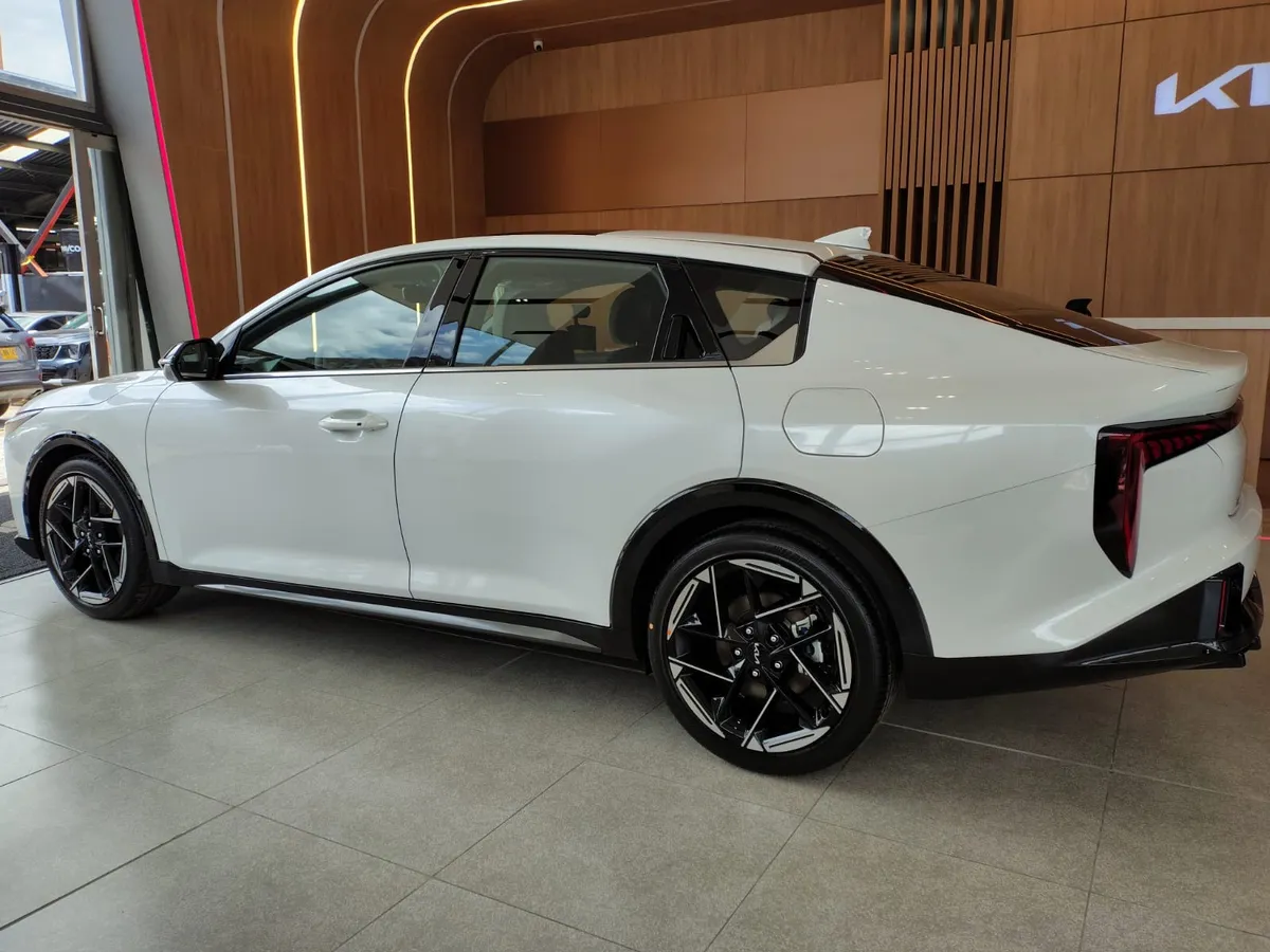 Kia K4 GT Line 2026 Blanco Bogotá