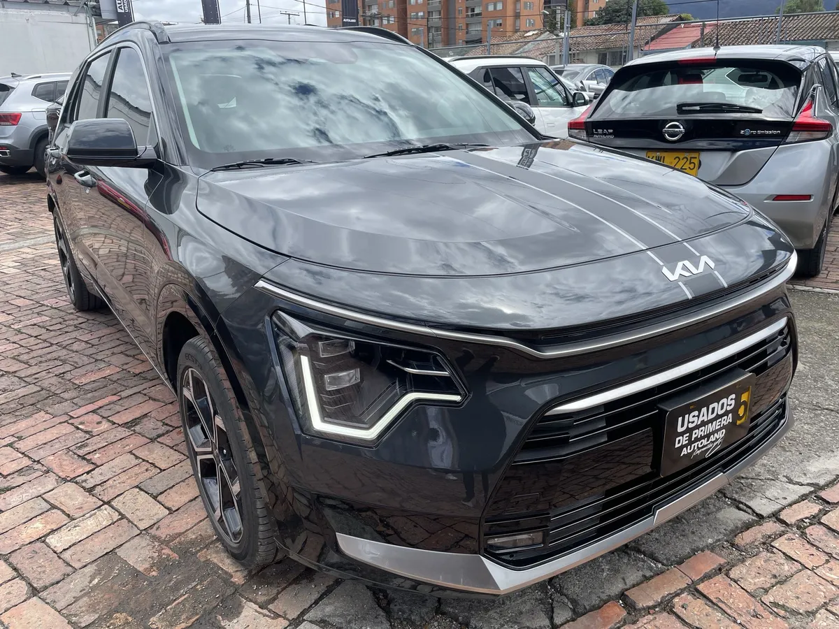 Kia Niro Vibrant 2025 Gris Bogotá