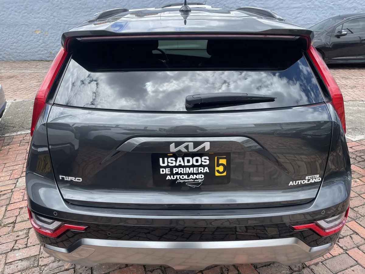 Kia Niro Vibrant 2025 Gris Bogotá