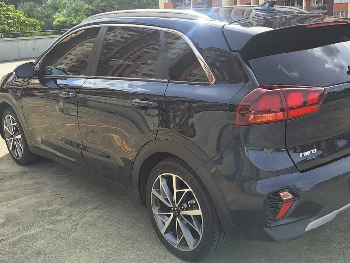 Kia Niro 1.6 Zenith Híbrida 2020 Azul5