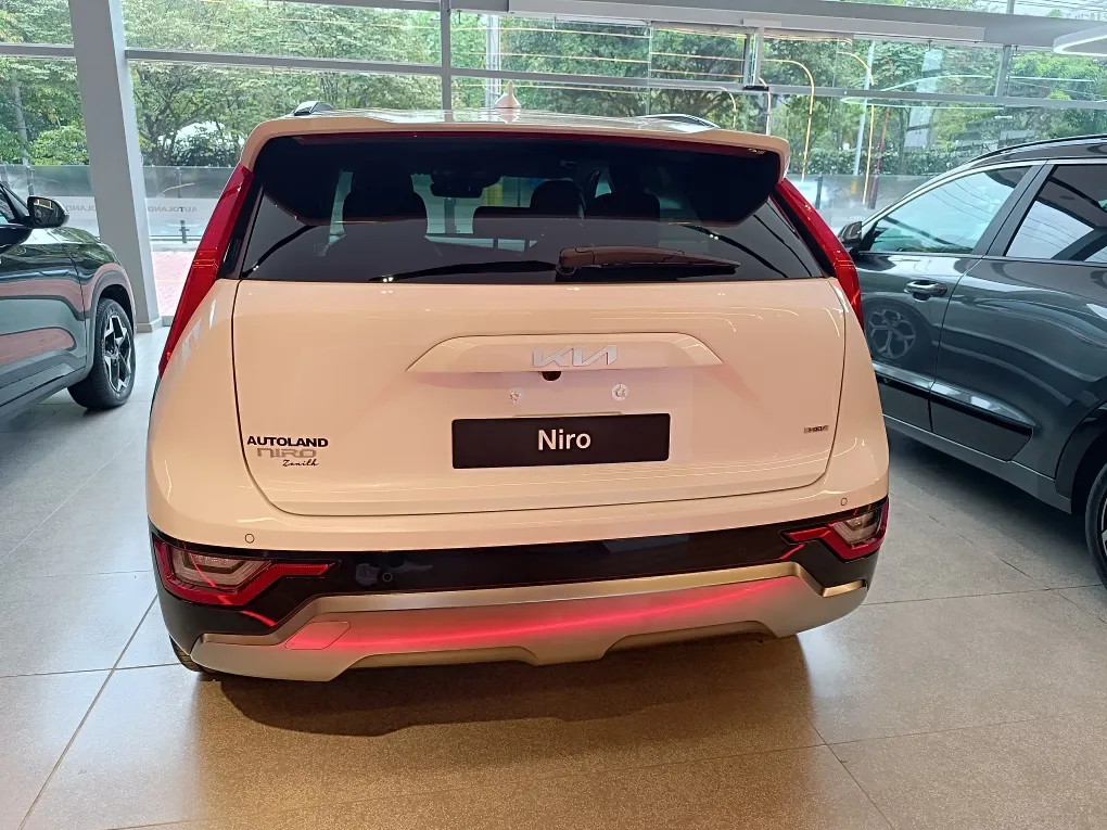 Kia Niro Zenith 2026 Blanco Medellín