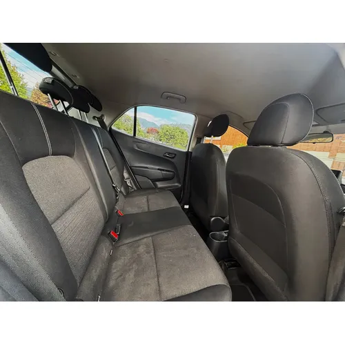 Kia Picanto Emotion 2023 Plateado Bogotá