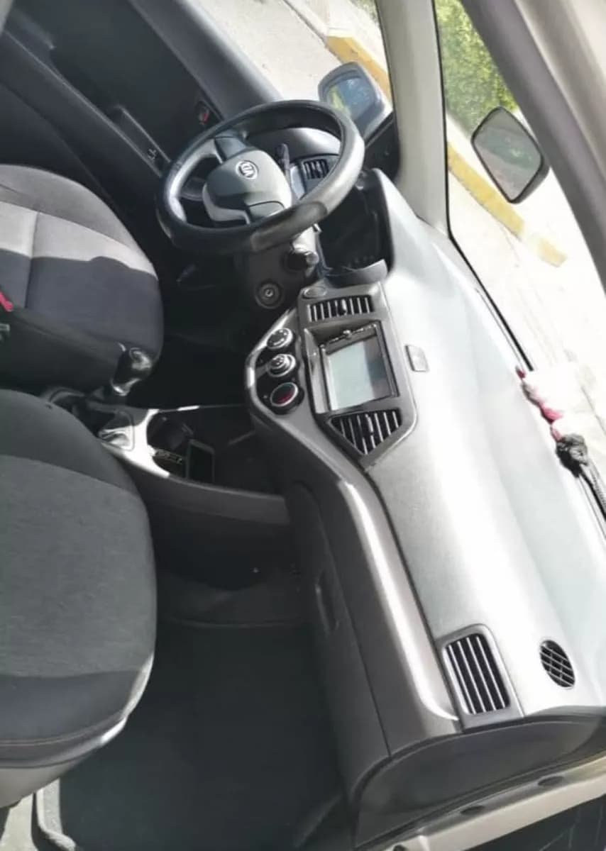 Kia Picanto 1.0 Ion Plateado Año 2013
