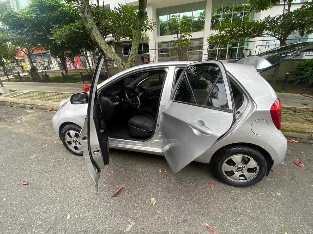 Kia Picanto 1.0 Ion R Gris Modelo 2016