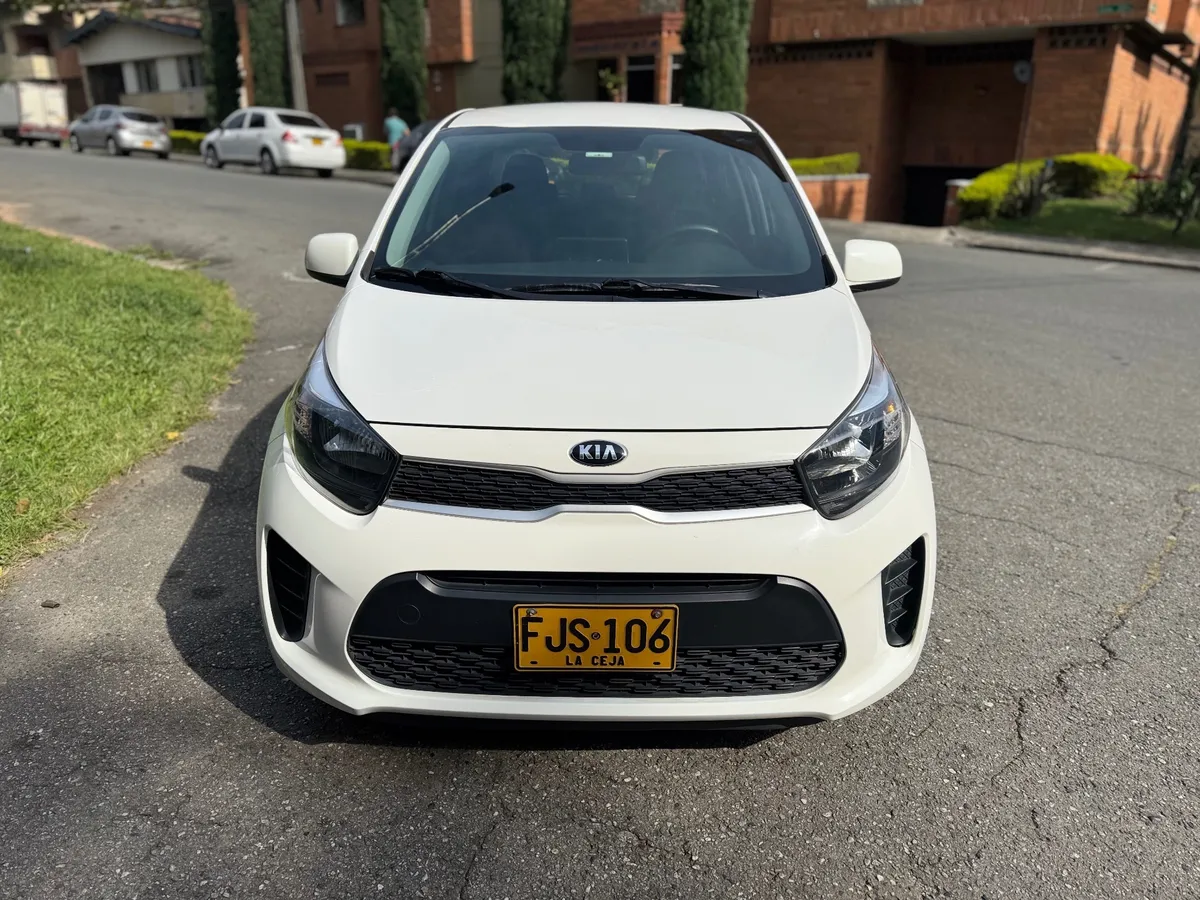 Kia Picanto Emotion 2021 Blanco Itagüí