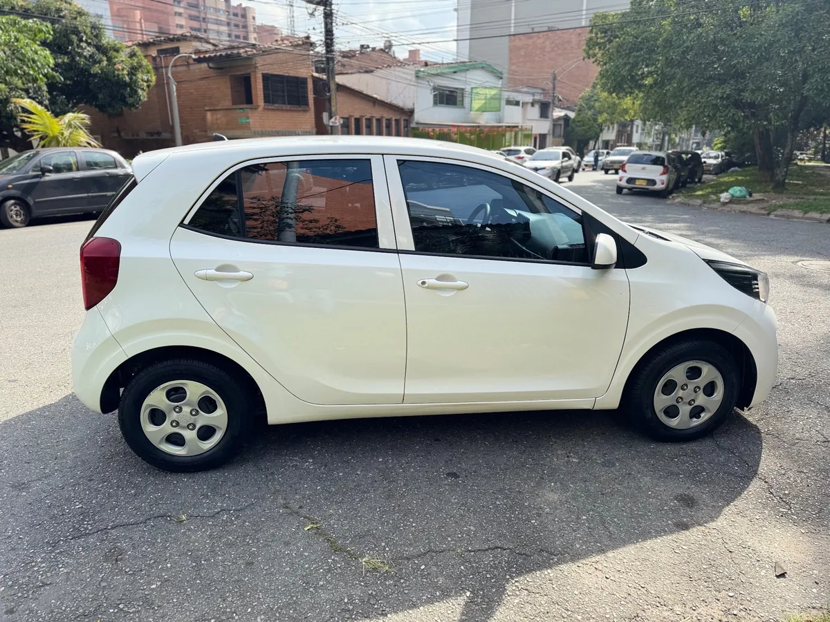 Kia Picanto Emotion 2021 Blanco Itagüí
