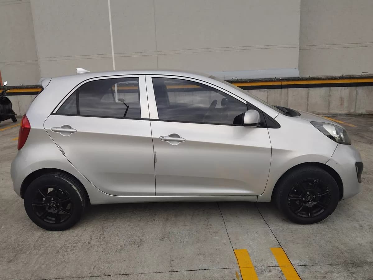 Kia Picanto 1.2 Ion Plateado Año 2014