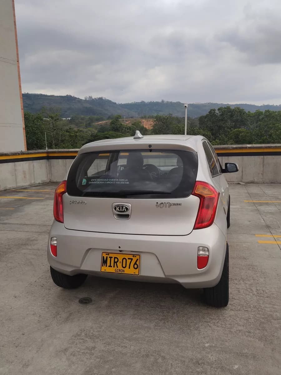 Kia Picanto 1.2 Ion Plateado Año 2014
