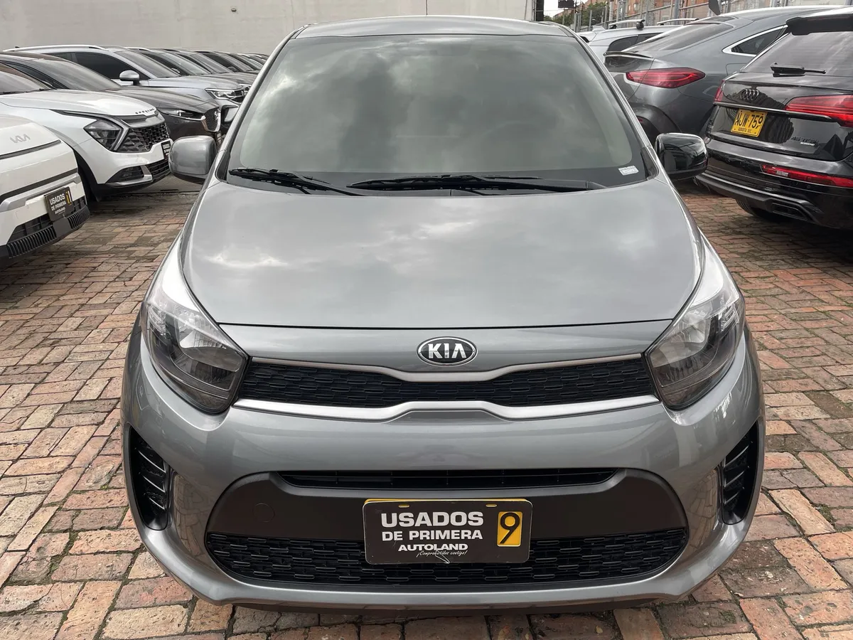 Kia Picanto Zenith 2022 Gris Bogotá