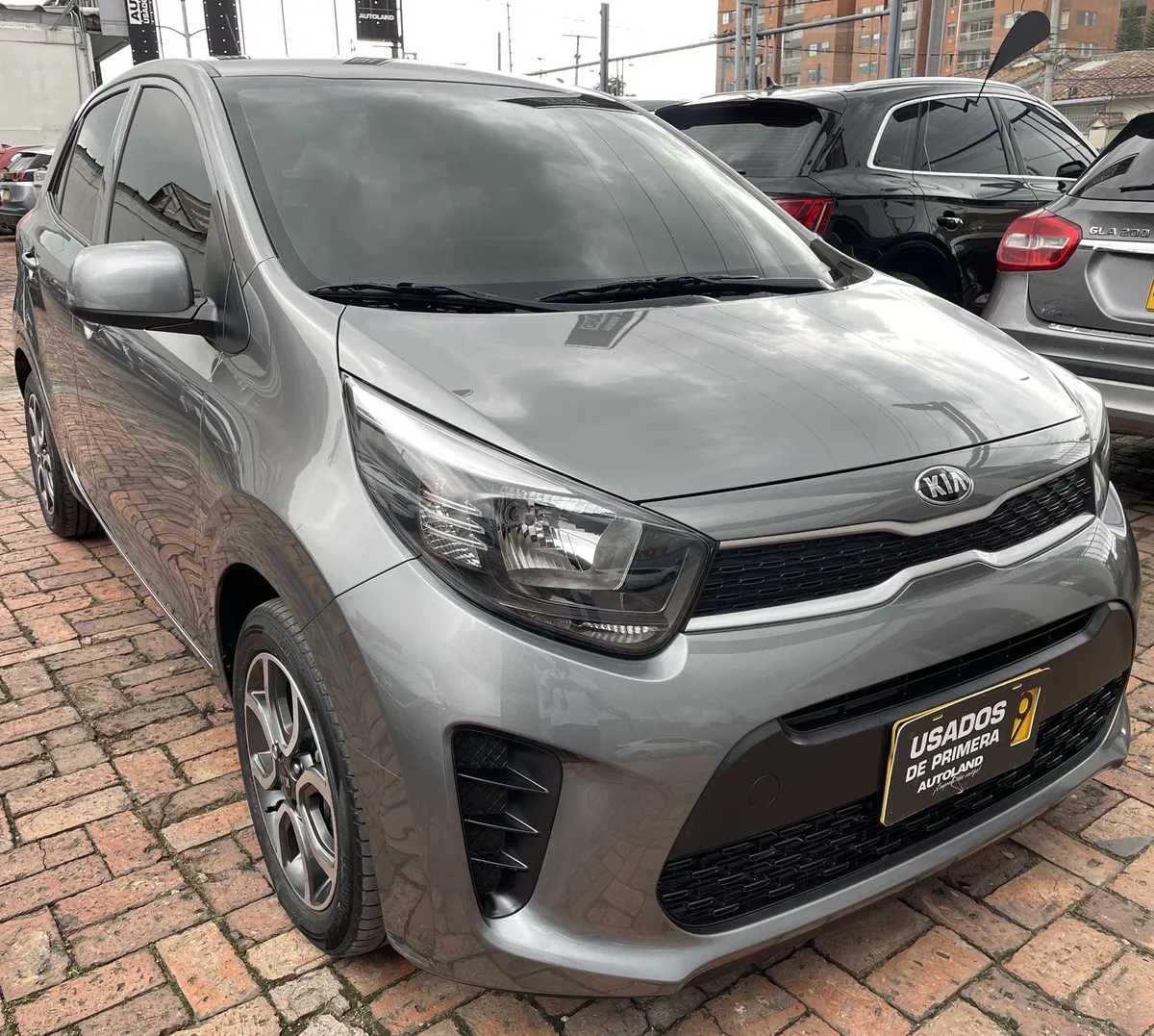 Kia Picanto Zenith 2022 Gris Bogotá
