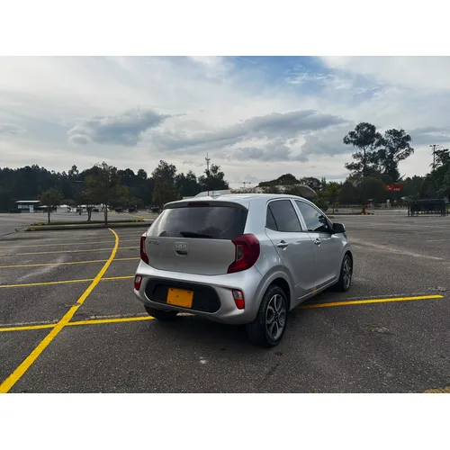 Kia Picanto Zenith 2024 Plateado Bogotá