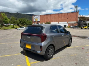 Kia Picanto Zenith 2024 Gris Bogotá