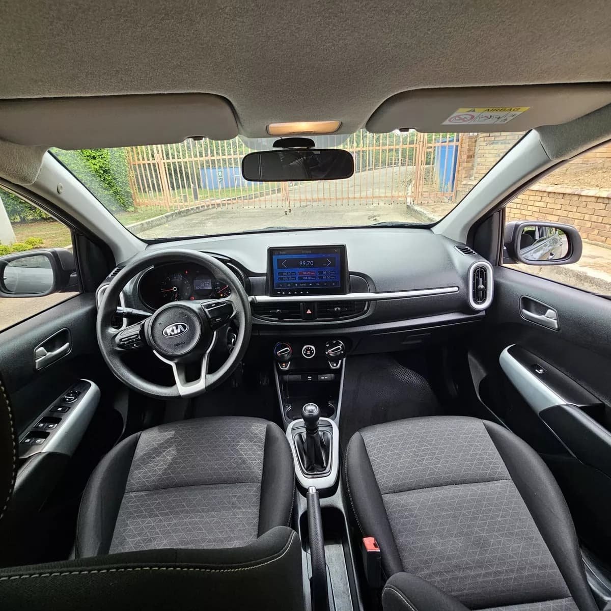 Kia Picanto Zenith Gris 1.2 modelo 2022