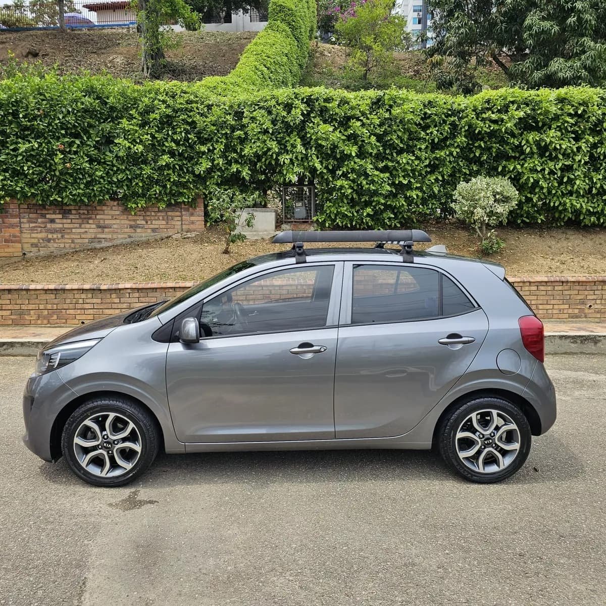 Kia Picanto Zenith Gris 1.2 modelo 2022