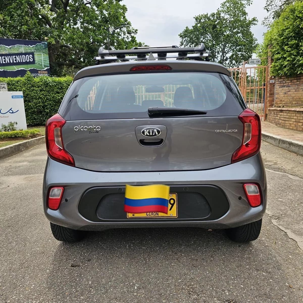 Kia Picanto Zenith Gris 1.2 modelo 2022