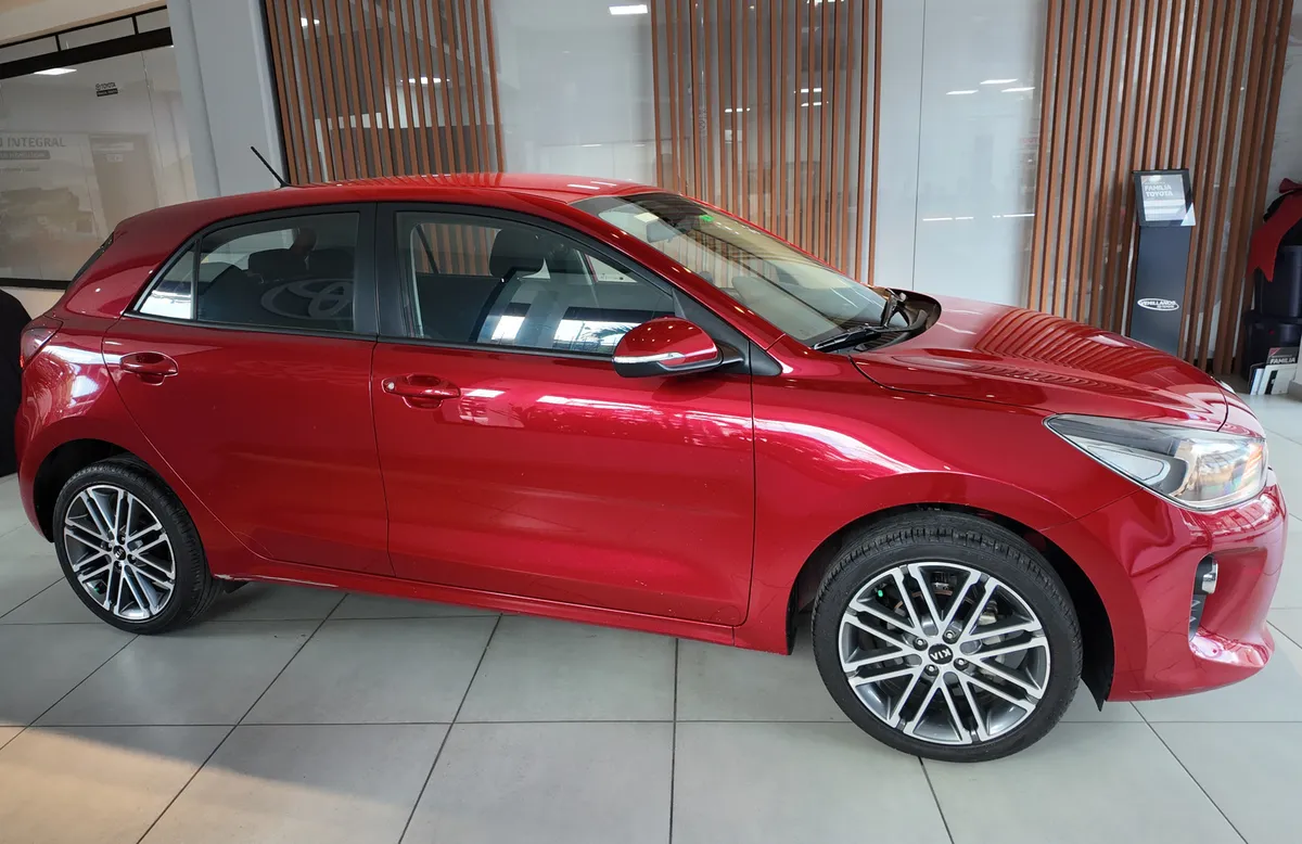 Kia Rio Vibrant 2020 Rojo Villavicencio