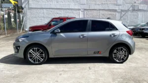 Kia Rio Vibrant 2023 Gris Pasto
