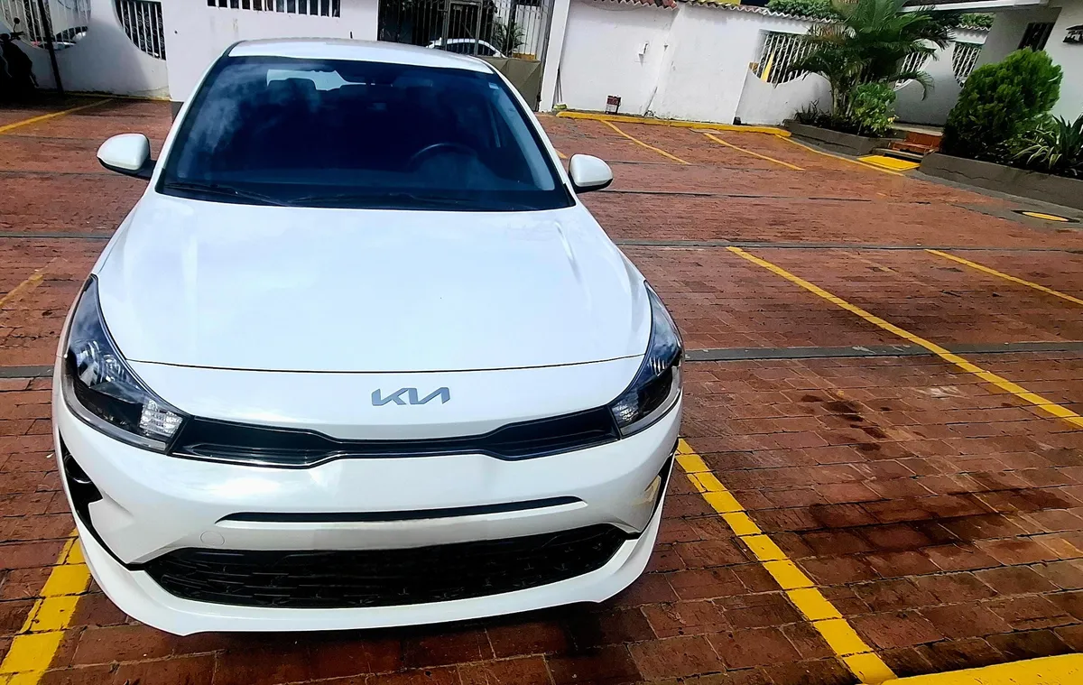 Kia Rio Vibrant 2024 Blanco Carmen De Apicalá