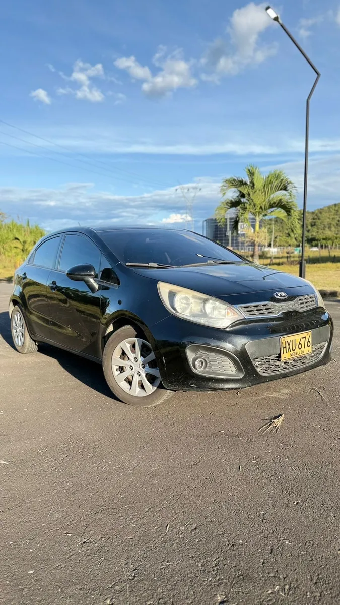 Kia Rio Spice 2015 Negro Ibagué
