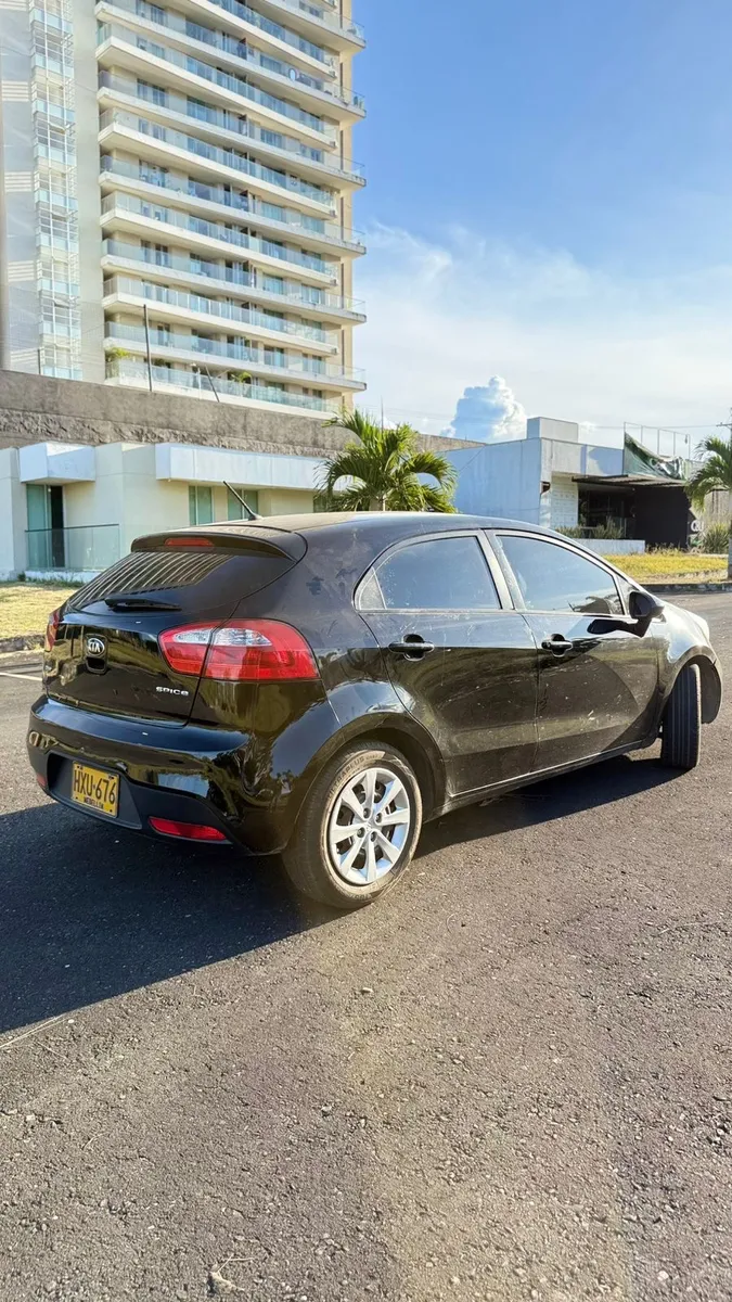Kia Rio Spice 2015 Negro Ibagué