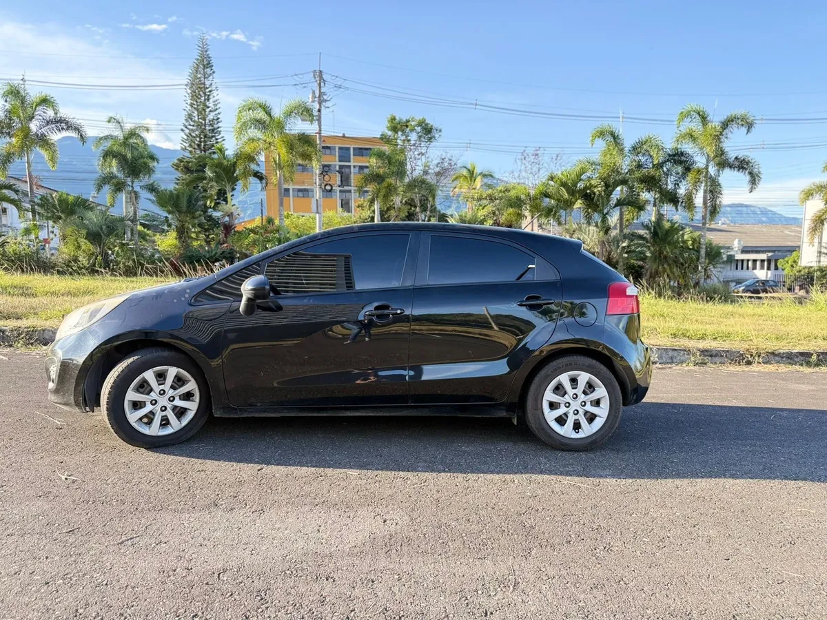 Kia Rio Spice 2015 Negro Ibagué