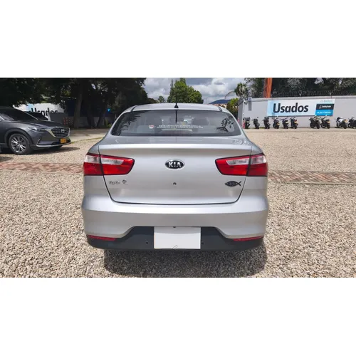 Kia Rio R 2017 Plateado Bogotá