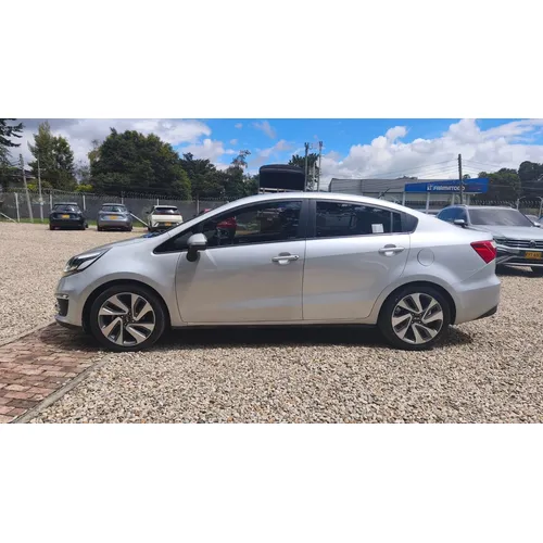 Kia Rio R 2017 Plateado Bogotá