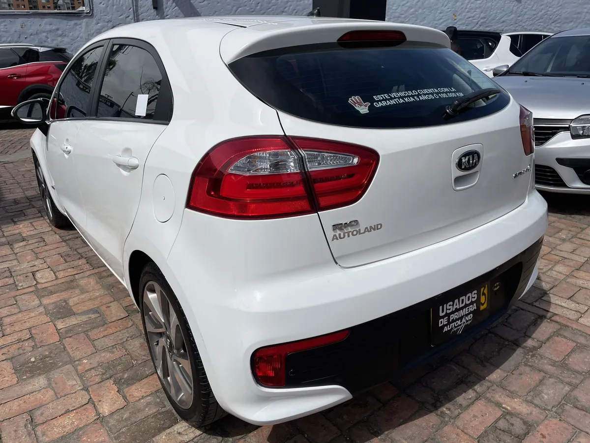 Kia Rio Spice R 2017 Blanco Bogotá