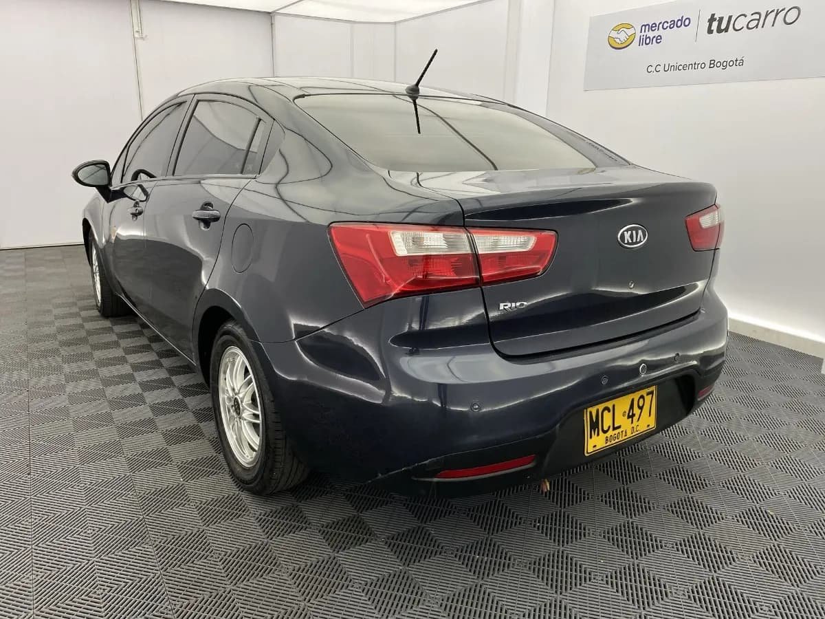 Kia Rio Spice UB EX 1.4 Automático 2013