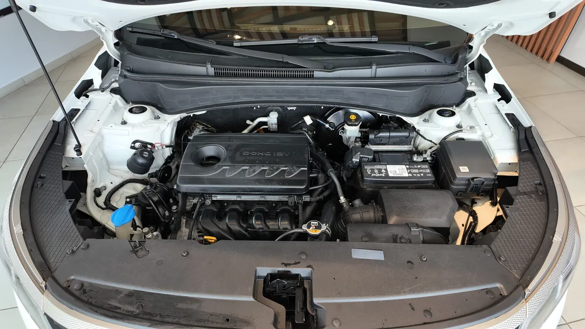 Kia Seltos 1.6l Vibrant At 2023 blanco7
